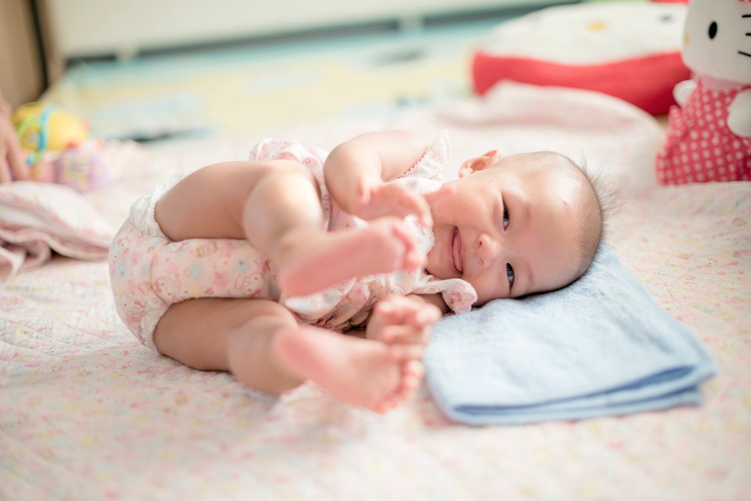 3 Ways To Safely Lift Your Baby And Prevent Low Back Pain